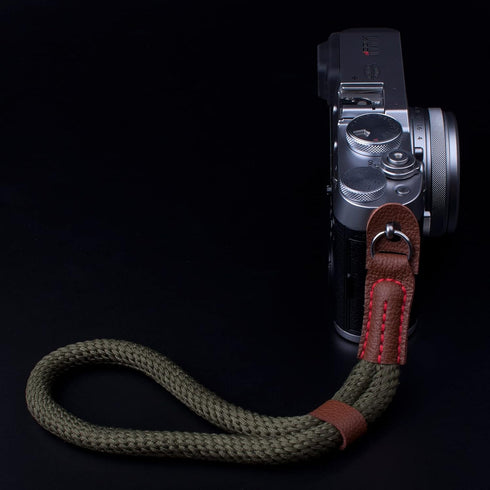 Green Soft Camera Wrist Strap, Hand Strap Compatible with Fujifilm X-T30 X-T4 X-T3 X100F X-T20 X-T2 X-Pro2 X-E2 X30 X100T A6100 A6600 A6400 A6000 ...