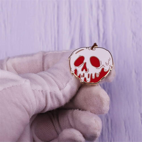 Skull Face Poison Apple Brooch Skull Apple Badge Punk Anime Pins Enamel Lapel Pin Skeleton Pins Skull Enamel Metal Fruit Brooches Pin Badge Hallow...