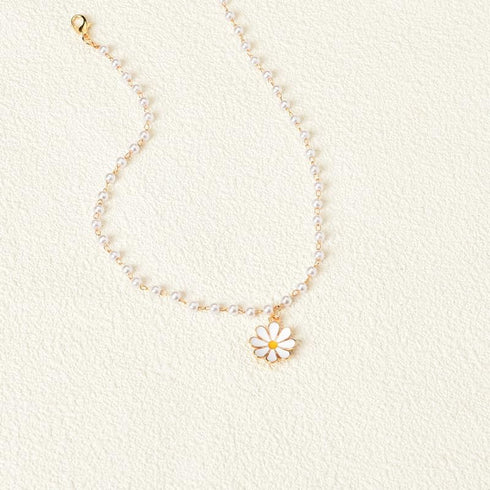 Daisy Flower Necklace White Pearl Necklaces for Women Girls Daisy Pendant Necklace Boho Sunflower Necklaces Pearl Chain Necklace for Women Flower ...