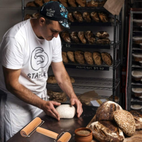 2 Pieces Pizza Pie Dough Roller Docker Set, Aulufft Plastic Dough Docker Pastry Roller with Spikes Wooden Rolling Pin for Pizza, Cookie, Pie, Past...