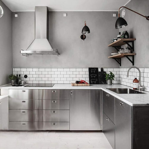 17.7''x197''Silver Wallpaper Stainless Steel Contact Paper Metallic Silver Peel and Stick Waterproof Removable Wallpaper for Kitchen Appliances Co...