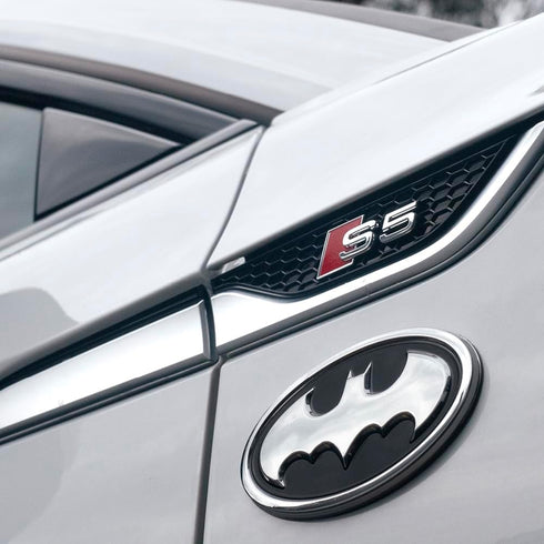 Fan Emblems Batman Car Emblem - 1989 Oval Bat Symbol 3D Auto Badge - Color: Black and Chrome - Size: 3.76 x 2.26 x 0.2 inches - Officially License...