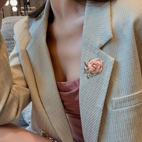 Rose Flower Brooches Pin for Women Men Wedding Party Gentleman's Essentials Handmade Crystal Pearl Fabric Flower Lapel Pin Elegant Dress Suit Acce...