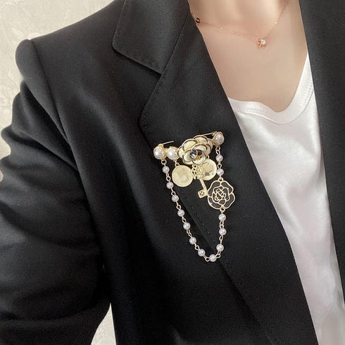 Imitation Pearl Dangle Chain Brooch,Elegant Lapel Pins,Vintage Jewelry Gift for Women...