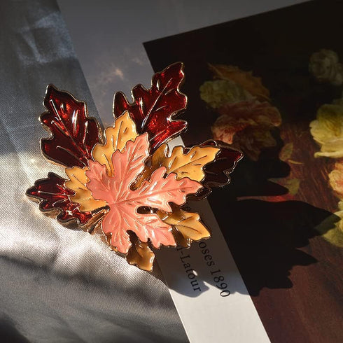 Metal Maple Leaf Fashion Brooch Retro Oil Lapel Pins Thanksgiving Brooch Pin Autumn Fall Leaves Gift Decoration Jewelry Accessory...