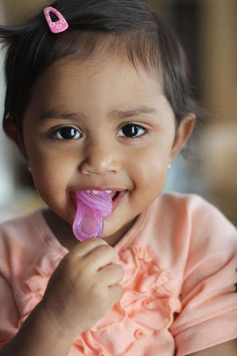 Brilliant Oral Care Baby’s First Toothbrush, Smooth Silicone Bristles Gently Clean Tender Teeth and Gums, for Ages 4+ Months, Green + Clear, 2 Pac...