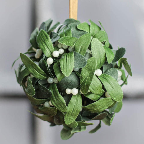 Factory Direct Craft Hanging Mistletoe Ball Made of Artificial Green Poly Silk Leaves with Multiple Artificial White Berries...