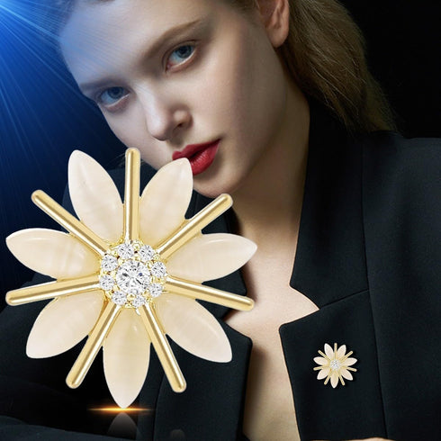 Rhinestone Flower Brooch for Women Crystal Flower Brooches Pin Rhinestone Flower Lapel Pin Valentine's Day Mother's Day Gift for Wife Mother...
