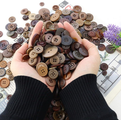 600 Pcs Resin Sewing Buttons Brown Button Assorted Sizes Assortment Buttons Brown Round Craft Mixed Brown Buttons for Sewing DIY Crafts Manual But...