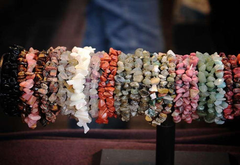 Fluorite 400pcs Natural Chip Stone Beads 5-8mm Healing Crystal Irregular Gemstones Drilled DIY Loose Rocks Bead Crystal for Bracelet Earrings Neck...