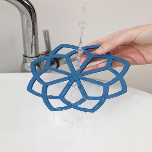 Set of 4 Flower Shaped Silicone Trivet Mat/Coasters & Hot Pads, Hot Drink Coasters, Coffee Coasters, Washers for Hot Dishes, Non-Slip Heat-Resista...