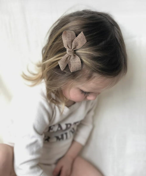 Baby Girls Hair Bows Clips, 10pcs Boutiques Barrettes Fully Lined Alligator Clips Hair Accessories for Infants Toddlers Fine Hair by Cherssy...