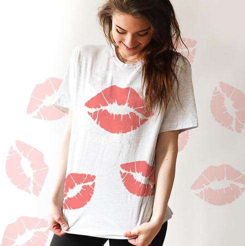 4pcs Lip Stencil Kiss Lips DIY Stencil 4Sizes 6~12inch Lips Lipstick Mouth Painting Stencils Reusable Red Lips PET Stencils for Gift Album Wall Fu...