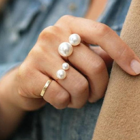 Tatibana 4 Pcs Pearl Jewelry Set 1920s Costume Jewelry Pearl Necklaces Pearl Hoop Earring Pearl Bracelet Pearl Ring for Women Wedding Jewelry Sets...