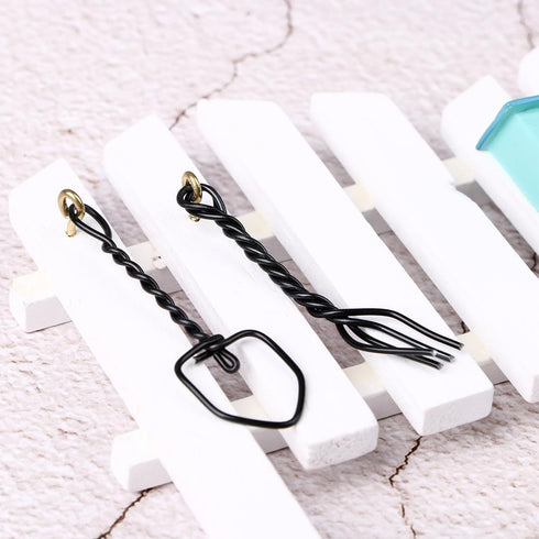 Miniature Wooden Fence with Blue Mailbox Mini Fairy Garden Fence Wood Picket Ornament Cute Resin Fence Figurines DIY Small Fence Fairy Garden Micr...