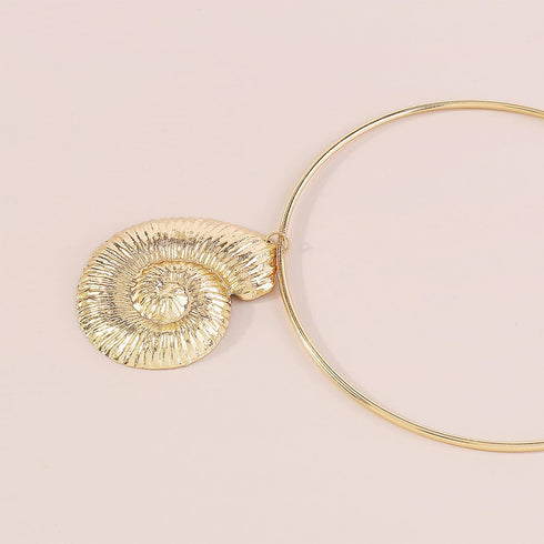 YANCHUN Conch Shell Necklace for Women Gold Shell Necklace Dainty Seashell Necklace Trendy Shell Choker Necklace Summer Beach Jewelry Halloween Co...