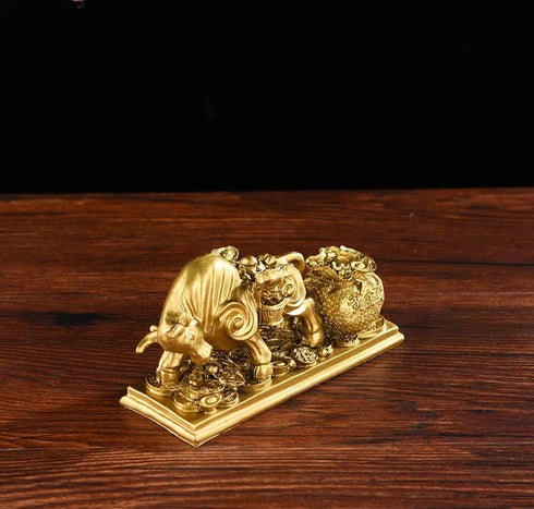 BRASSTAR Resin Fengshui Statue Bull Bring Gold Attract Wealth Fortune Luck Gather Wall Street Business Gifts Financial Securities Mascot Office Ho...