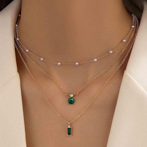 Boho Layered Emerald Pearl Choker Necklace Gold Emerald Pendant Necklace Tiny Pearl Station Necklace Green Gemstone Necklace Chain Jewelry for Wom...