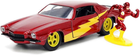 Jada Toys DC Comics 1:32 1973 Chevy Camaro Die-cast Car with The Flash Die-cast Figure, Toys for Kids and Adults, Red...