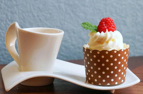 50-Pack Paper Baking Cups, Greaseproof Disposable Cupcake Muffin Liners (Large, Chocolate Brown Polka Dots)...