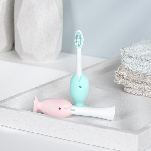 Yinke Toothbrush Travel Case with 2 Toothbrush Head Cover Caps for Oral-B/Oral-B Pro/Philips Sonicare Electric Toothbrush, Keeps Toothbrush Fresh ...