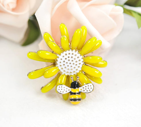 Gyn&Joy Gold Tone Yellow Sun Flower Enamel Daisy Honey Bee Brooch...
