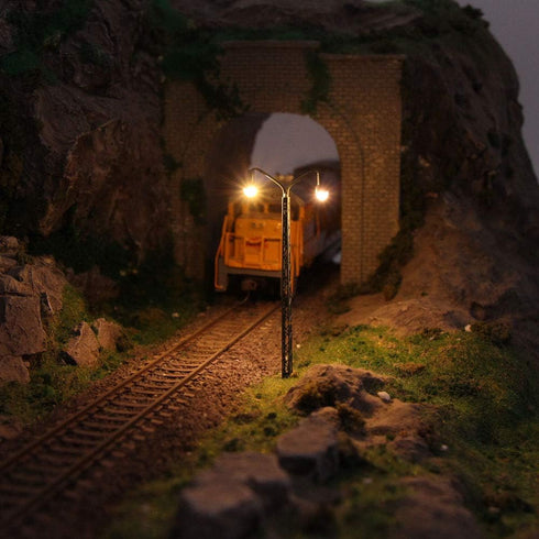 LQS43 3pcs Model Railway Operating Lights Lattice Mast lamp 8cm or 3.15inch Track Light N Scale LED Lights Model Building kit...
