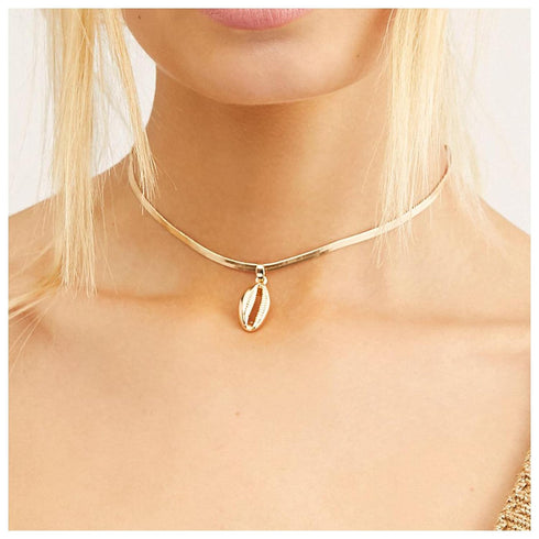 Vintage Puka Shell Choker Necklace Gold Cowrie Shell Pendant Necklace Chain Punk Snake Chain Necklace Summer Cowrie Shell Necklace for Women...