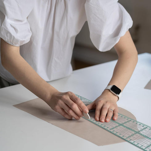 Quilting Ruler 8 x 45cm Sewing Acrylic Ruler Anti-Slip Metric Ruler DIY Quilting Tools with Clear Printed Lines for Precise Cutting...