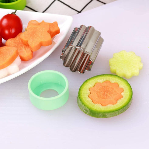 Sandwich Cutter Set, Including 4 Sandwich Cutters Shaped Like Dinosaur, Star and Heart and 8 Vegetable Cutters, Suitable For Children...