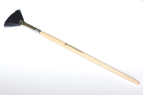 Slofoodgroup - Gilding Fan Brush - Size 2 - Fan Brush for Gold and Silver Application - Fan Style Brush Top for Gold and Silver Projects...