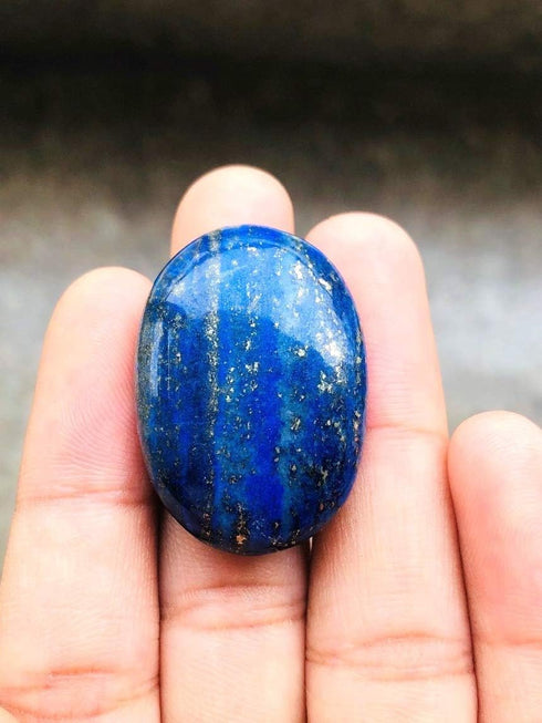 crystalmiracle Beautiful Lapis Lazuli 1 Inch Worry Stone Positive Energy Crystal Healing Thumb Stone for Reiki Protective Meditation Feng Shui Gif...