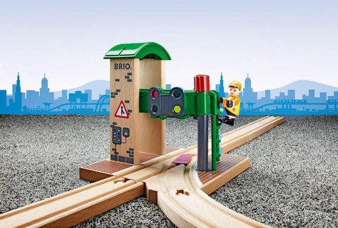 Brio World 33674 - Signal Station | 2-Piece Interactive Wooden Toy Train Accessory | Ideal for Kids Ages 3 and Up | FSC-Certified Wood...