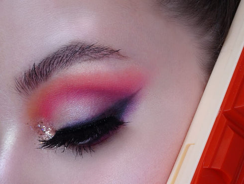 Makeup Revolution Eyeliner, Eyeliner Pencil, Highly Pigmented, Create Smokey Eye Looks, Vegan & Cruelty-Free, Purple, 1.3g...