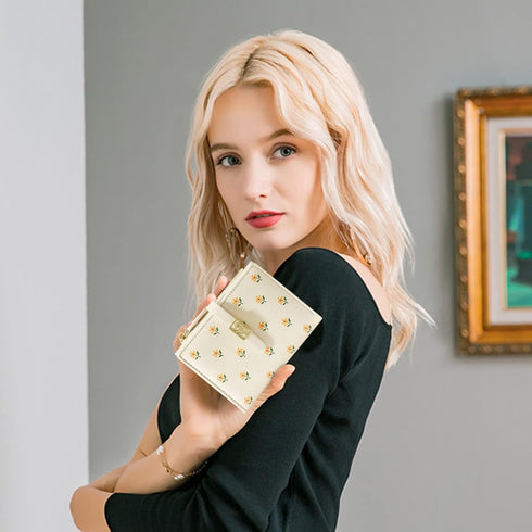 YINHEXI Women's Wallet, Faux Leather, Off White, Water Resistant, 5 Card Slots, 1 Cash Slot, 1 ID Window, 1 Zipper Coin Pocket, Portable, Fashiona...