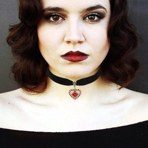 Halloween Gothic Black Velet Choker Necklace for Women Halloween Costume Party Favors Gold Heart Necklace with Red Resin Rhinestones Punk Rock Cos...