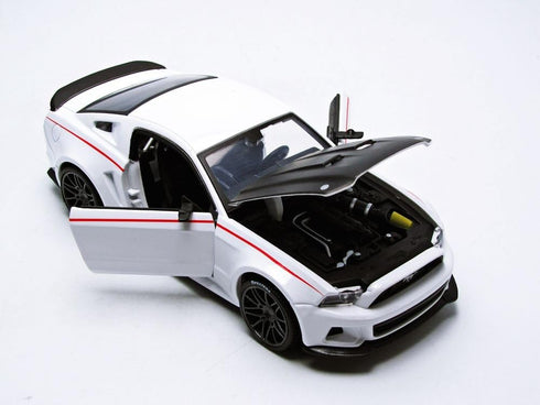 Maisto 2014 Ford Mustang Street Racer White 1/24 Model Car...