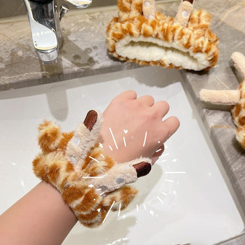 3 Pcs Makeup Headband Wristband Set Giraffe Hairband Spa Shower Head Wrap Skincare Hair Accessories Cute Hair Band for Washing Face...
