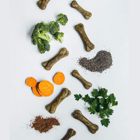 V-dog Dog Treats - Vegan Breathbone Teeth Cleaning Dental Dog Bones - Fresh Breath - 8 Ounces - All Natural - Made in USA - 6 Bones - 4" Long - Ea...