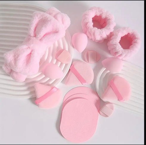 15 Pieces Set Dual-use Makeup Tool Set For Facial Cleansing With Sponges For Wet and Dry Use, Powder Puffs, Sponges, Beauty Blenders, and Towel Ha...