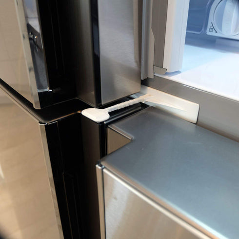 Qdos Adhesive Fridge/Freezer Lock - Easy One Handed Operation - Patented ZeroPinch Design - Unique Modern Design Refrigerator Lock - Baby Proofing Doesn't Have to be Ugly | White