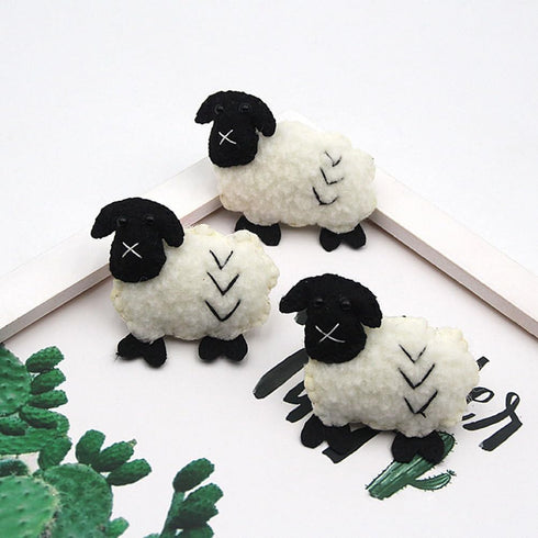 TEHAUX 5pcs Felted Sheep Keychain, Sheep Key Chain Pendant Wool Felt Sheep Crafts Sheep Charm Keyring DIY Felting Material Felted Wool Sheep Decor...