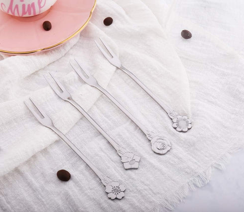 8Pcs 4.9 Inch Flower Stainless Steel Friut Forks Small Pickle Forks Dessert Cake Forks Salad Bistro Cocktail Fork Two Prong Dinner Appetizer Fork ...