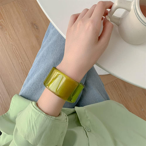 Pingyongchang Acrylic Cuff Bangle Bracelets for Women Chunky Bracelets for Women Colorful Wide Irregular Resin Wristbands Retro Wide Geometric Pla...