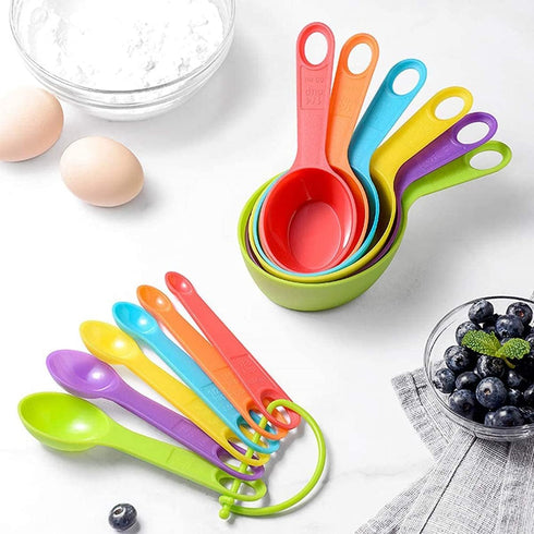 12-piece plastic measuring cup and spoon, measuring cup and spoon set, set colors for kitchen cooking and bathing (color random)...