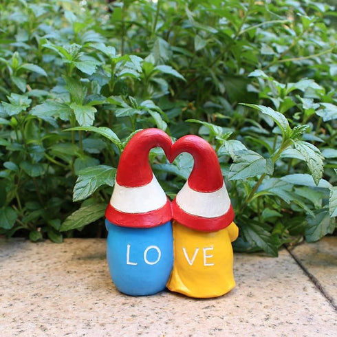 Garden Gnome Outdoor Statues Sweet Couple Gnomes Holding Heart Decor Resin Gnomes Sculptures for Yard Patio Home Lawn Outside Decorations Ornament...