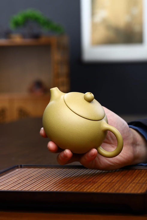 Clay Teapot 6.8oz/200ml Chinese Yixing Zisha Handmade Purple Sand Yellow Mud Small Xishi Tea Pot Kungfu Tea Infuse Brew Loose Tea...