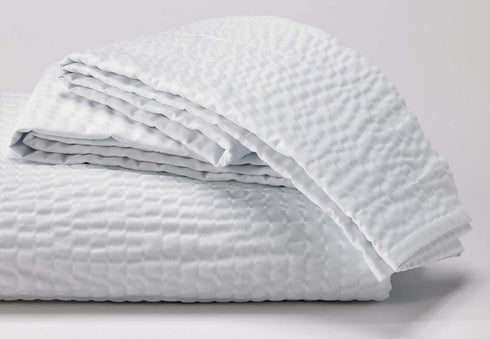 Courtyard by Marriott Textured Pillow Sham - 1 Decorative Pillow Sham with Wash-Activated Ripple Texture Exclusively for Courtyard - White (Queen)...