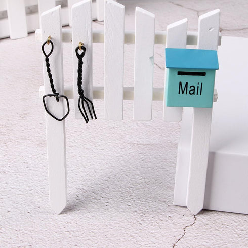 Miniature Wooden Fence with Blue Mailbox Mini Fairy Garden Fence Wood Picket Ornament Cute Resin Fence Figurines DIY Small Fence Fairy Garden Micr...