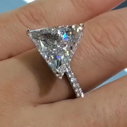 Vsoruln Fashion 925 Sterling Silver Shiny Full Diamond Ring Simple Triangle Zircon Women's Ring Cubic Zirconia Rings CZ Diamond Ring Eternity Enga...